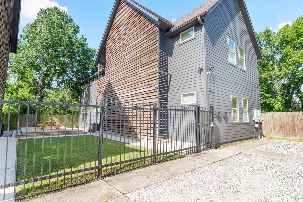 3426 Tuam Street - Photo 7