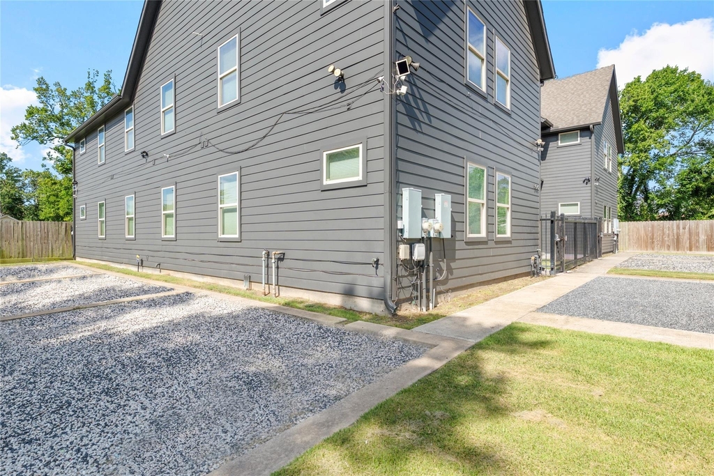 3426 Tuam Street - Photo 12