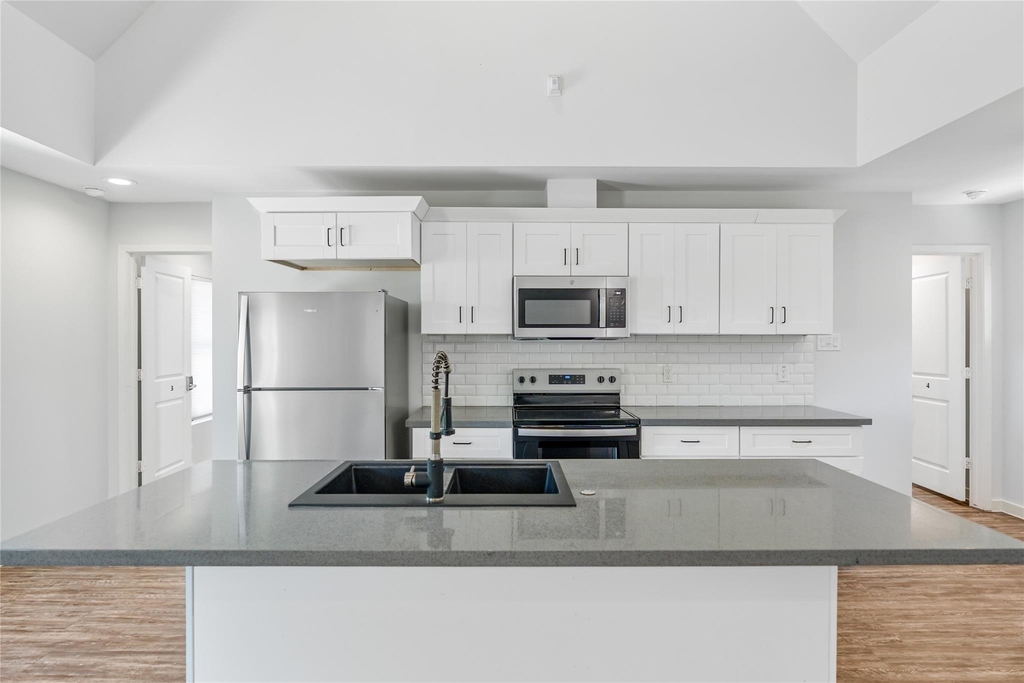 3426 Tuam Street - Photo 27