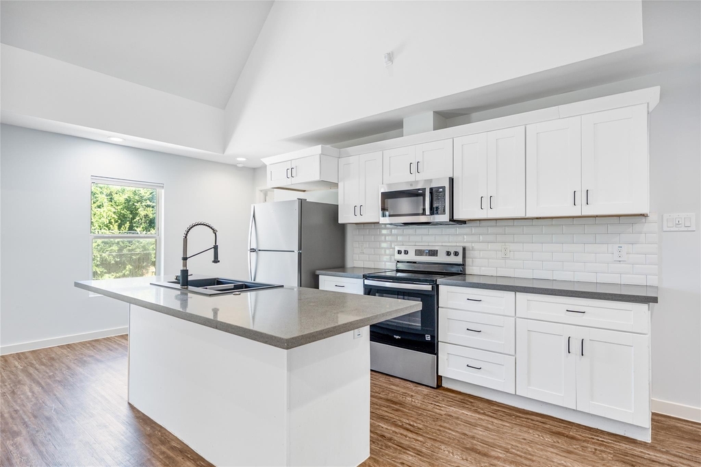 3426 Tuam Street - Photo 25