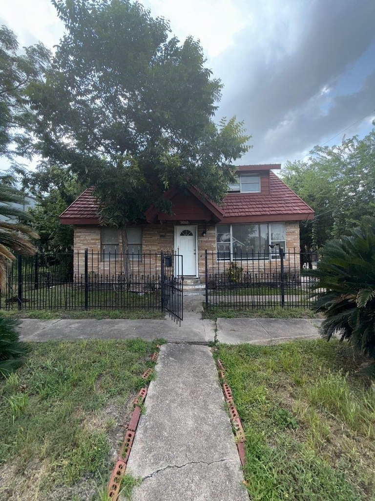 3012 Live Oak Street - Photo 0