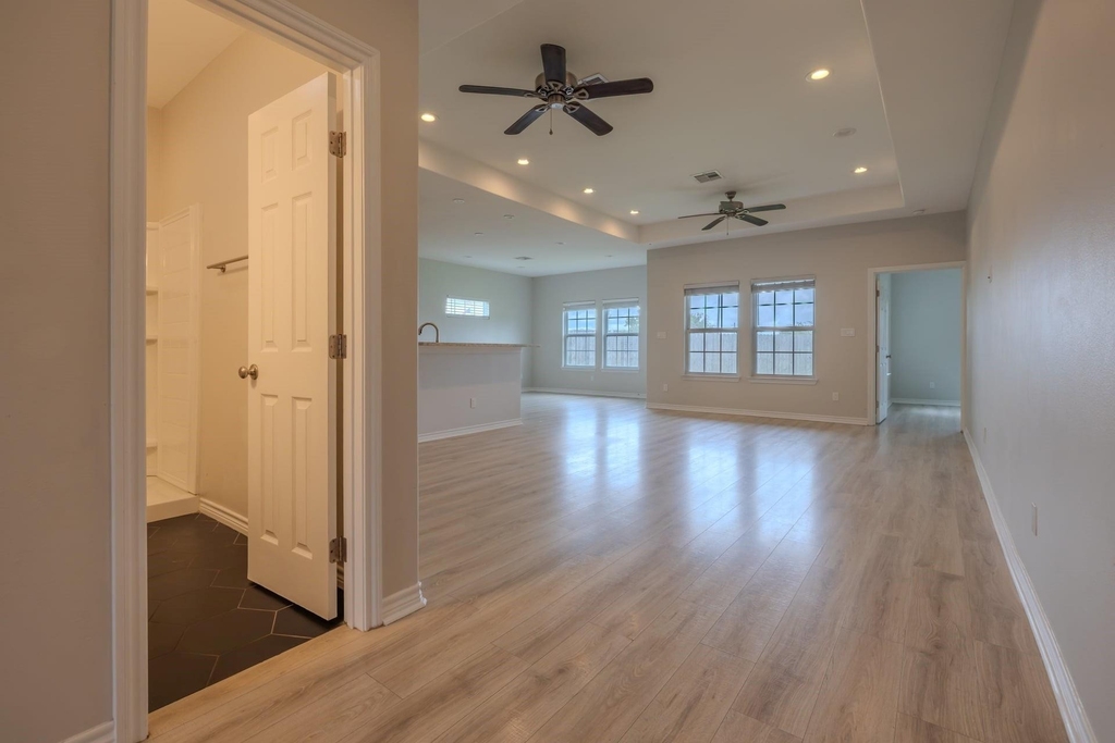 2422 Cardinal Drive - Photo 11
