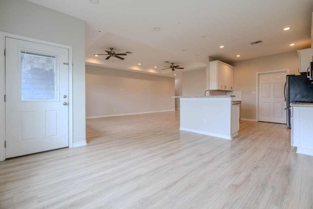 2422 Cardinal Drive - Photo 7