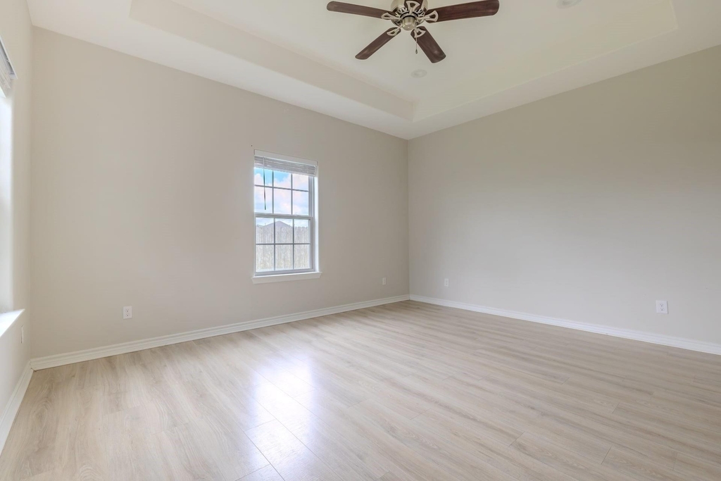 2422 Cardinal Drive - Photo 13