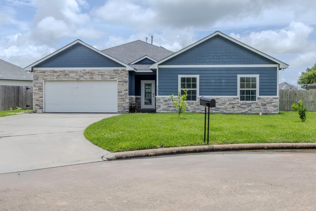 2422 Cardinal Drive - Photo 1