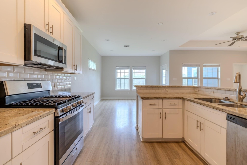 2422 Cardinal Drive - Photo 6