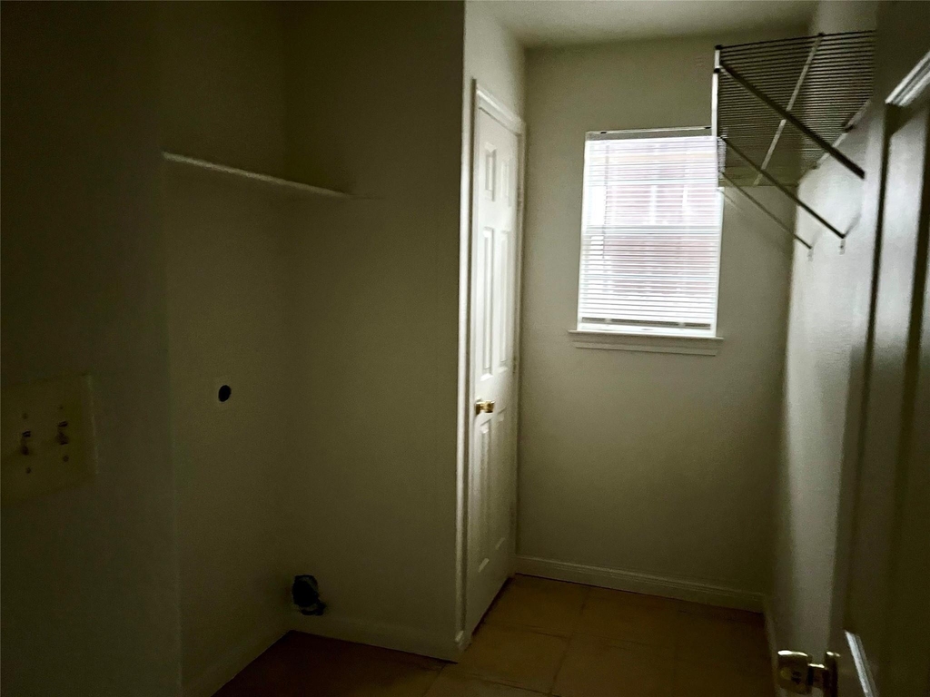 4725 10th Street - Photo 6