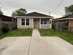 4725 10th Street - Photo 0
