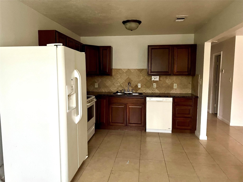 4725 10th Street - Photo 8
