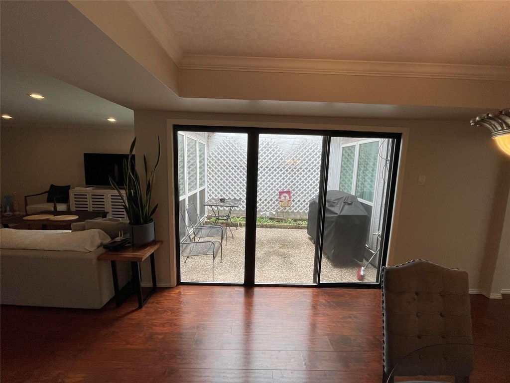 4523 Acacia Street - Photo 3
