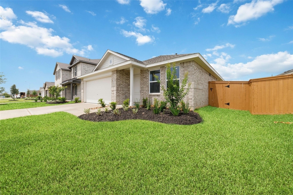 3064 Huntersville Drive - Photo 1