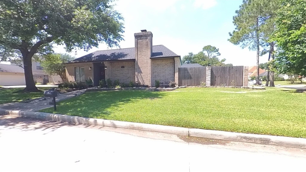 3339 Country Club Boulevard - Photo 1