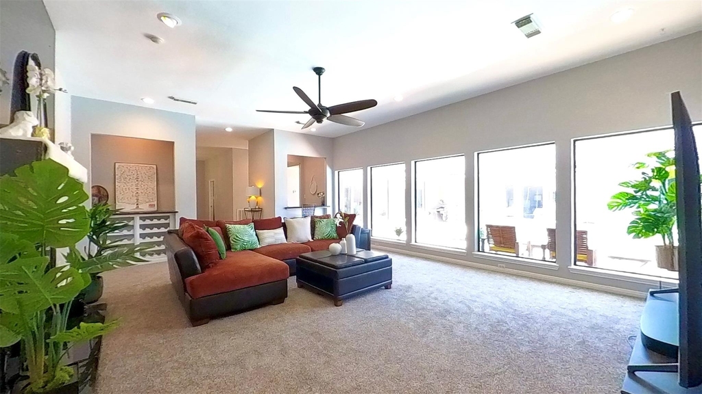 3339 Country Club Boulevard - Photo 2