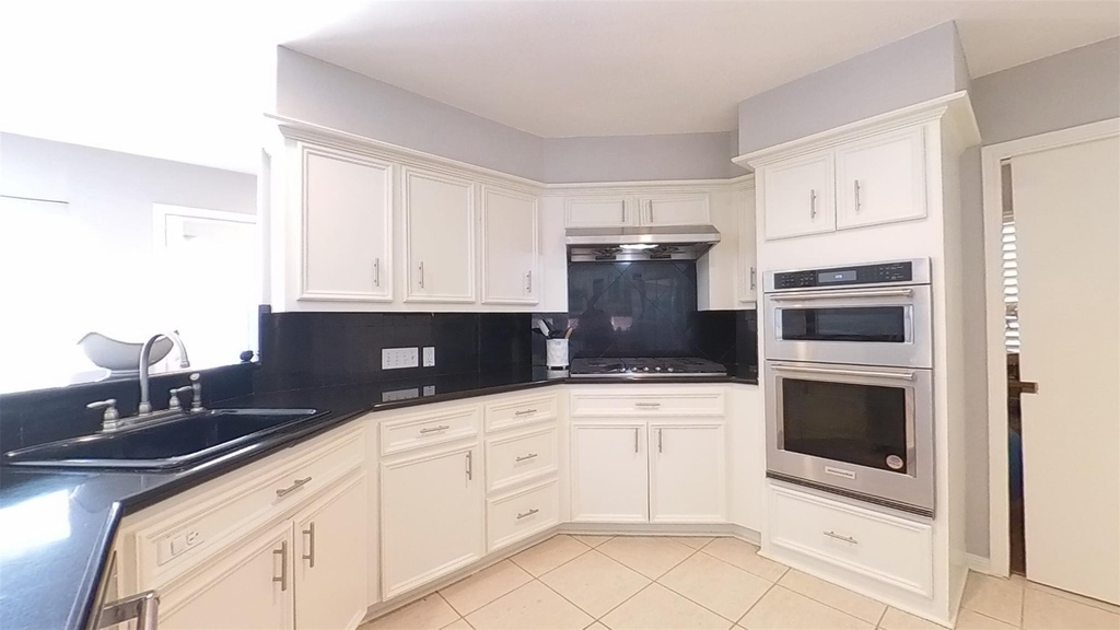 3339 Country Club Boulevard - Photo 12