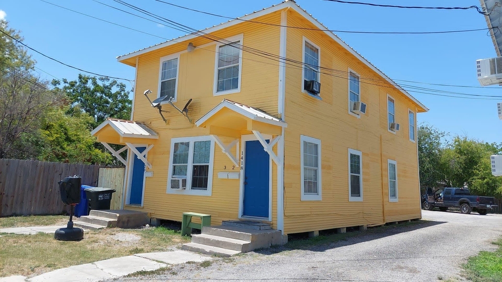 1416 Craig Street - Photo 0