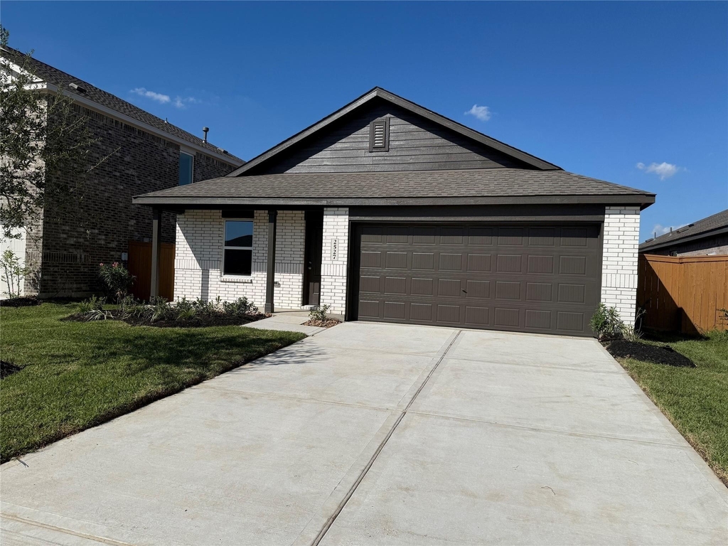 2527 Night Emerald Drive - Photo 0