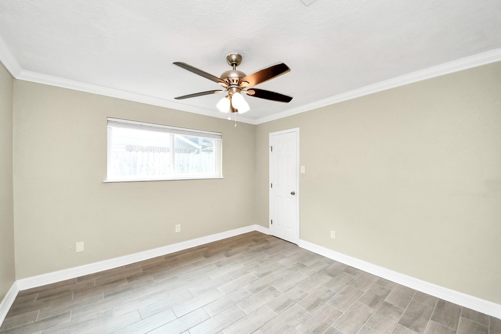 1104 N Heron Drive - Photo 22