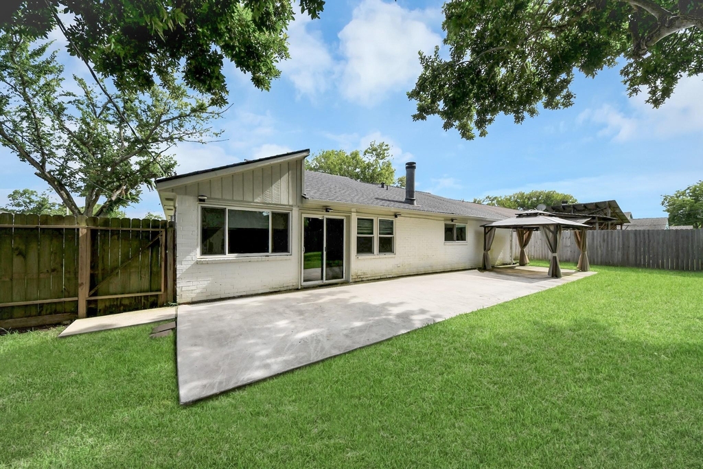 1104 N Heron Drive - Photo 23