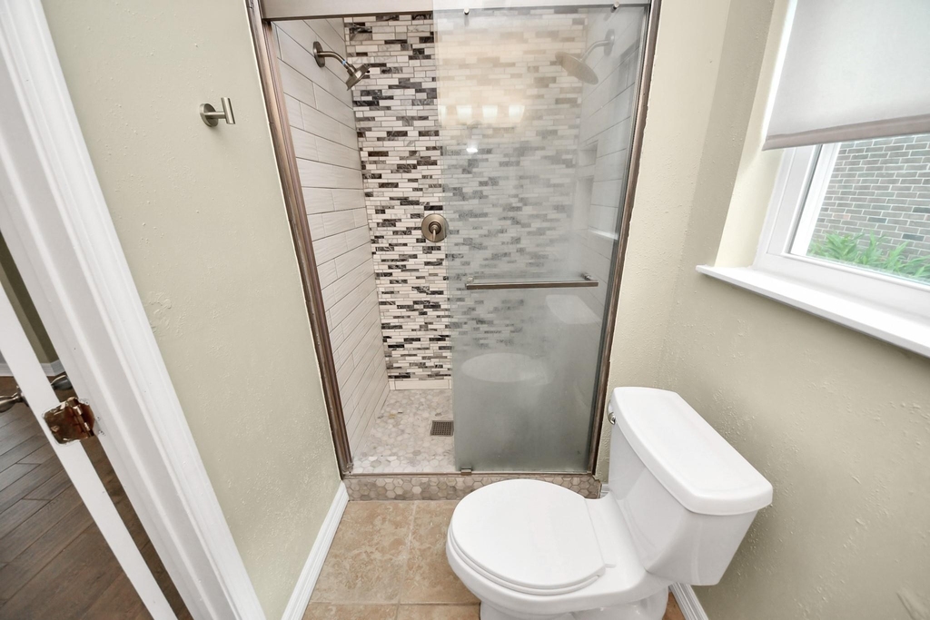 1104 N Heron Drive - Photo 18