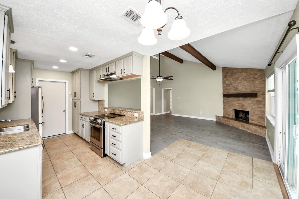 1104 N Heron Drive - Photo 11