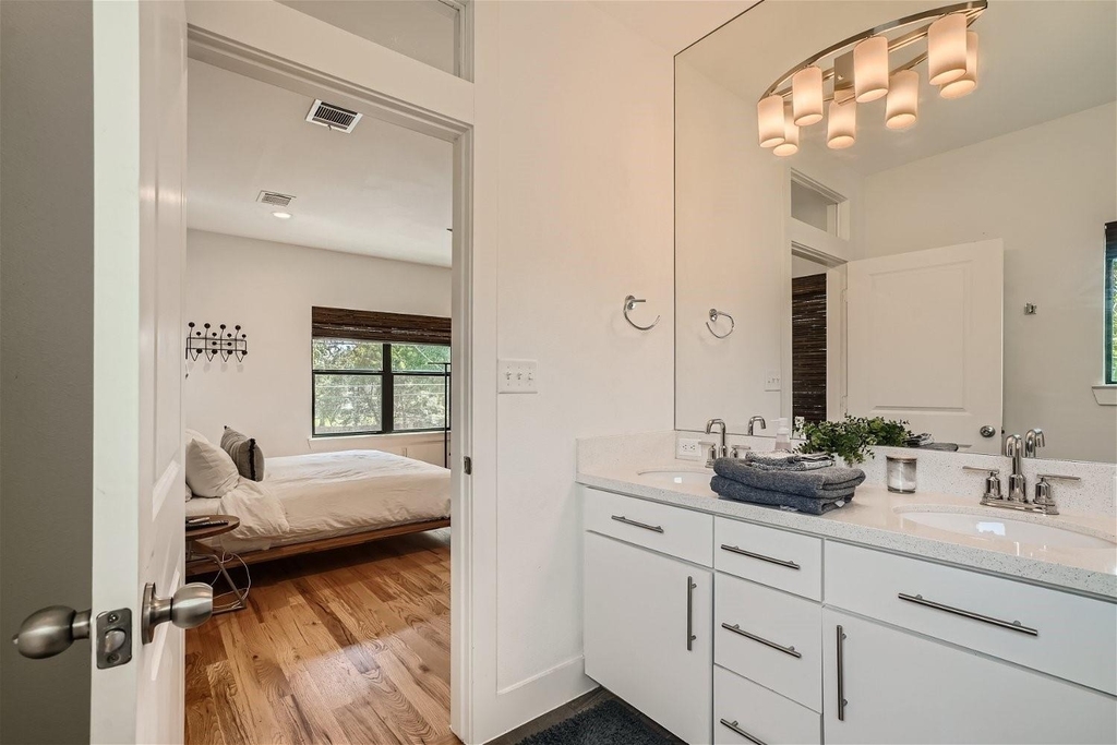 4916 Mckinney Street - Photo 4