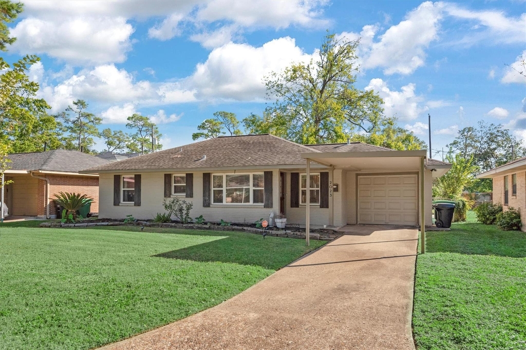 2023 Woodcrest Drive - Photo 1