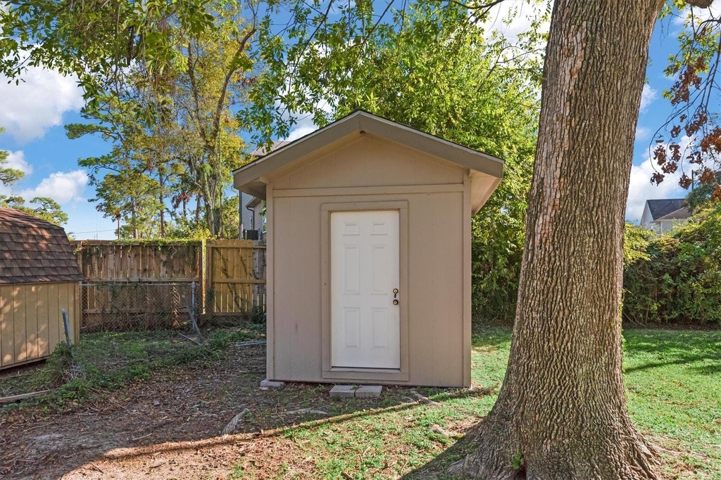 2023 Woodcrest Drive - Photo 27
