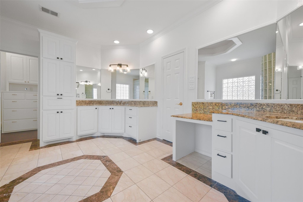 3724 Wroxton Road - Photo 32