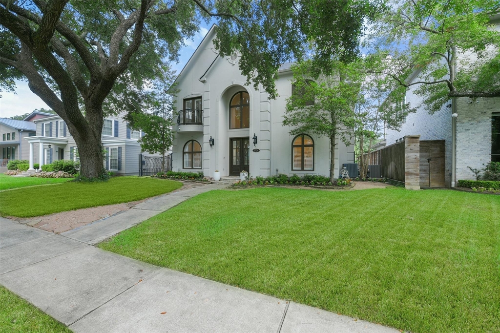 3724 Wroxton Road - Photo 1
