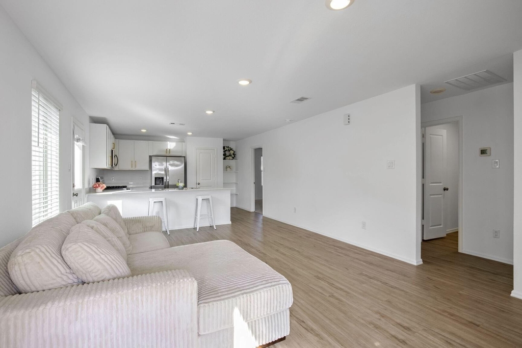 19424 Villa Mesa Drive - Photo 3