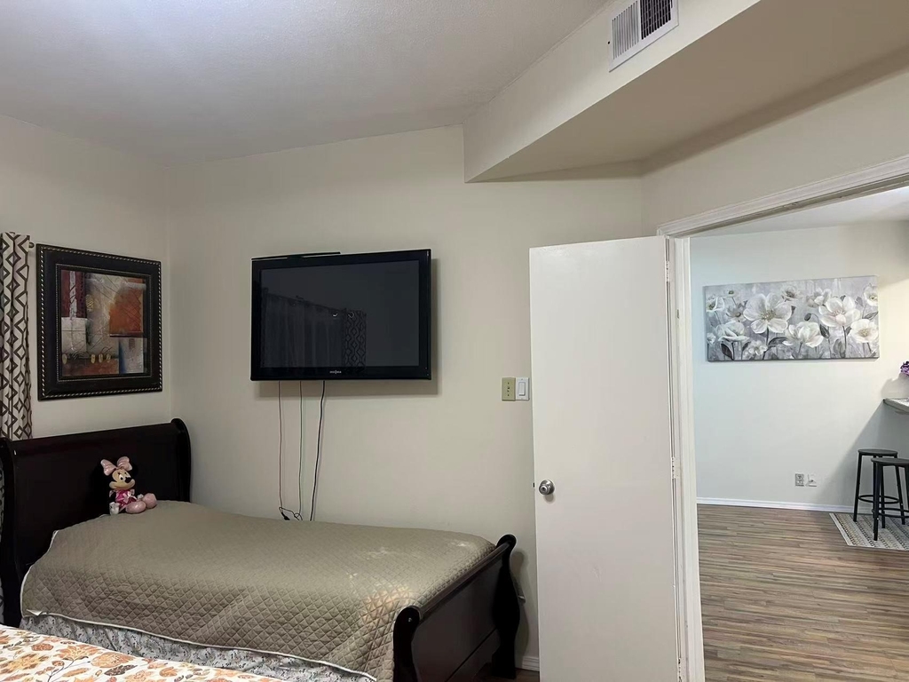 2213 S Braeswood Blvd - Photo 18