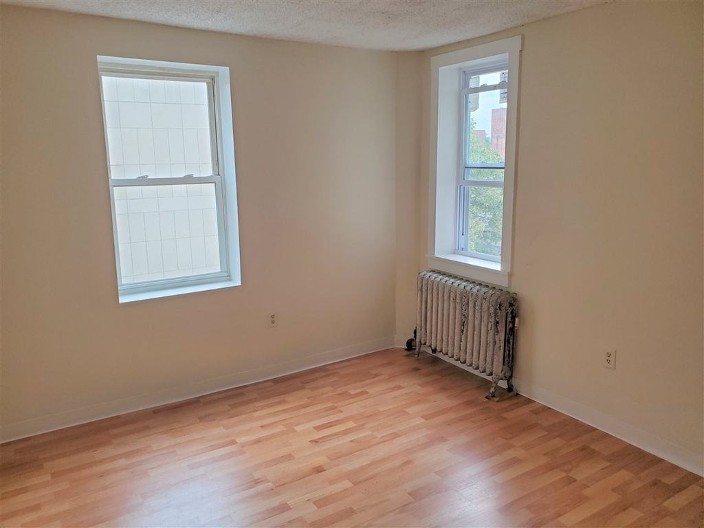 819 Elm - Photo 4
