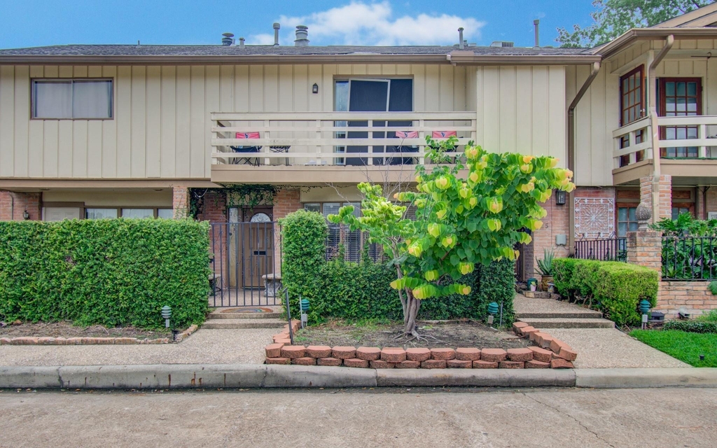 823 S Ripple Creek Drive - Photo 0