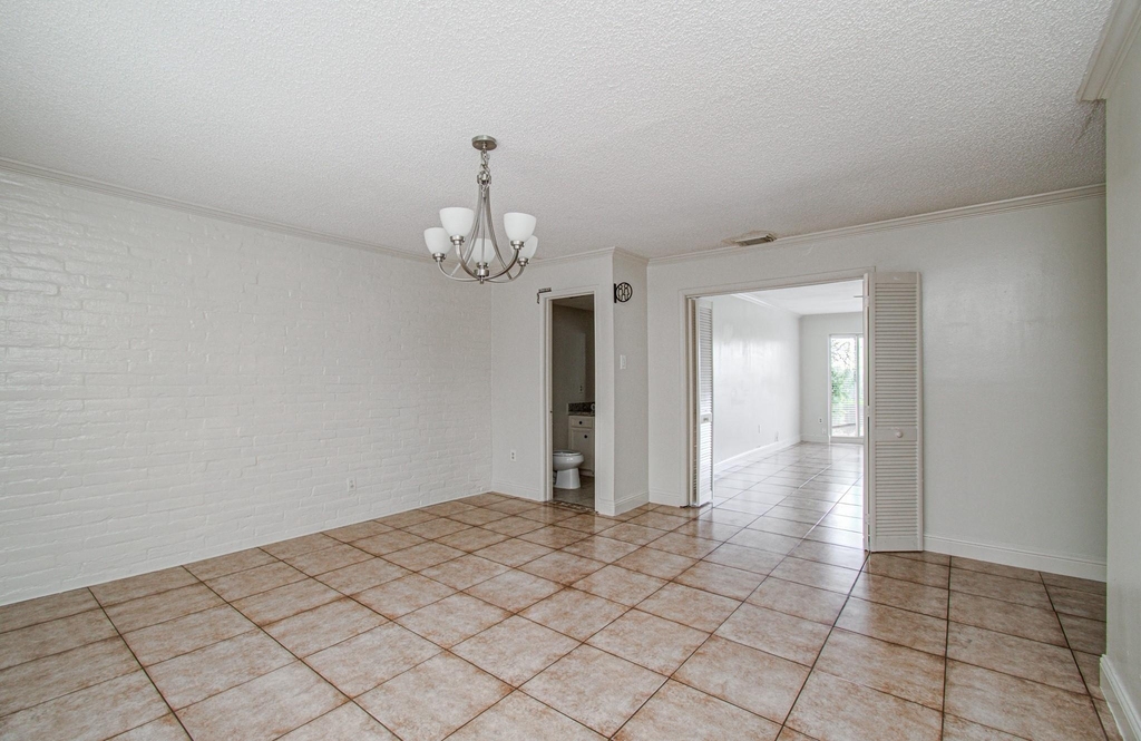 823 S Ripple Creek Drive - Photo 10