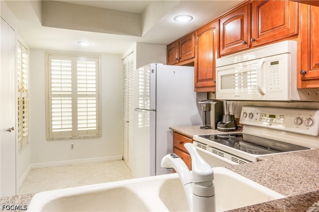15126 Parkside Drive - Photo 7