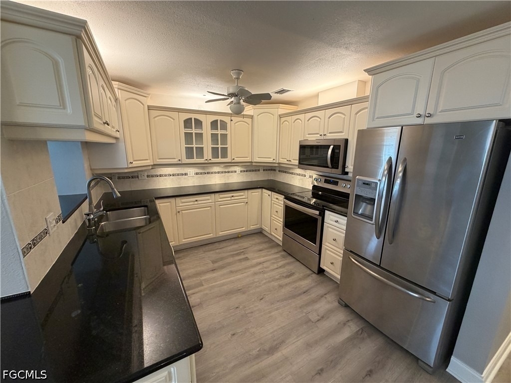 2121 Se 1st Terrace - Photo 2