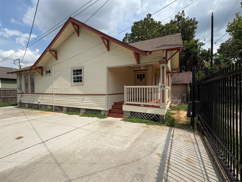 404 E 29th - Photo 6