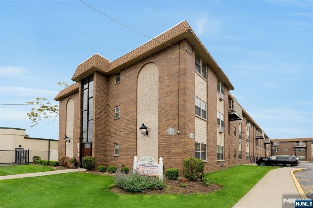 205 Bergen Turnpike - Photo 0
