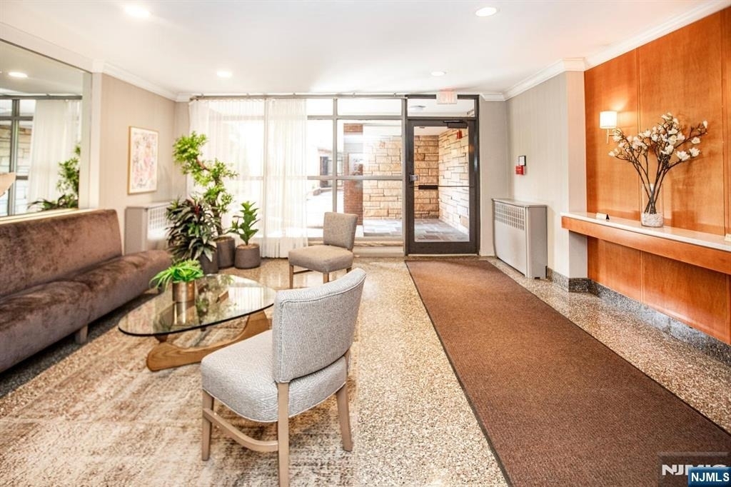 208 Anderson - Photo 4
