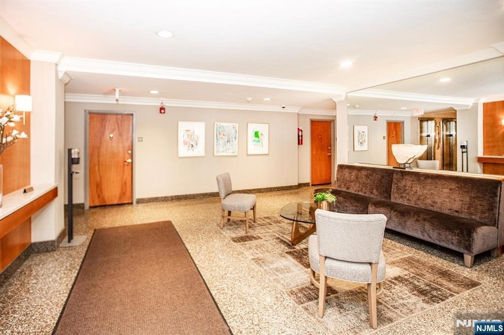 208 Anderson - Photo 5
