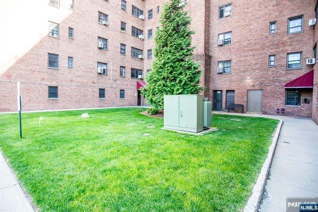 208 Anderson - Photo 10
