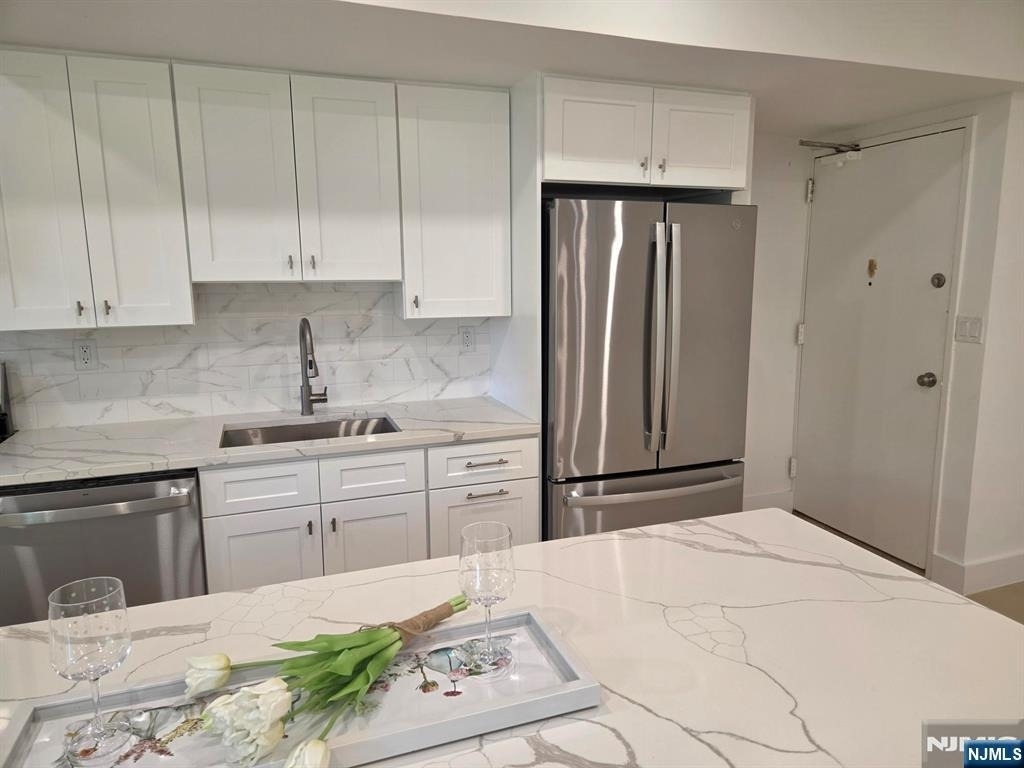 2345 Linwood - Photo 10