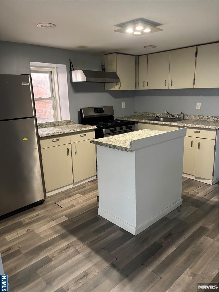 166 Lincoln - Photo 4