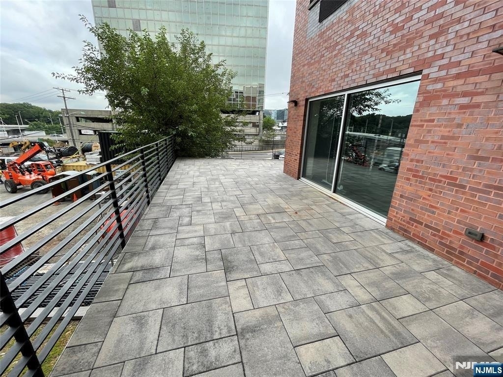 2150 N Central - Photo 16