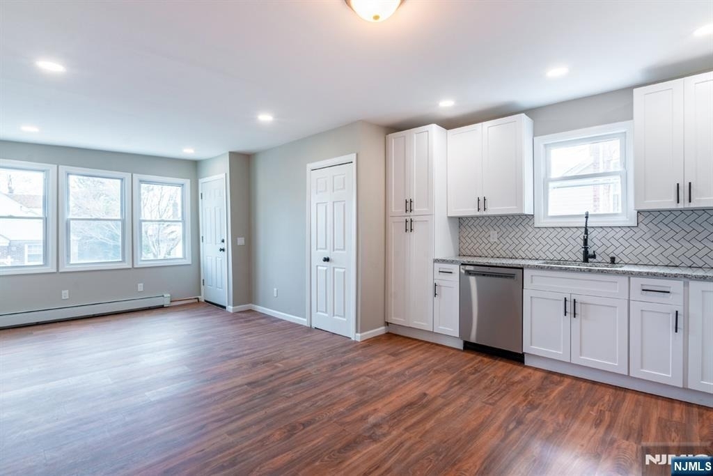 163 Jefferson - Photo 3
