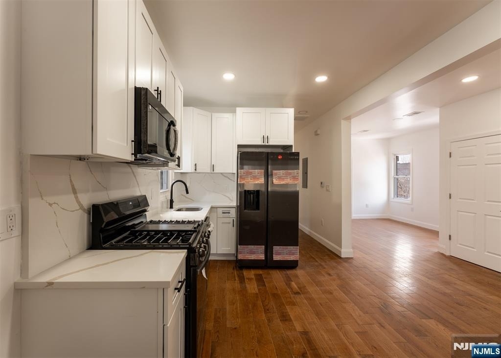 152 Washington - Photo 2