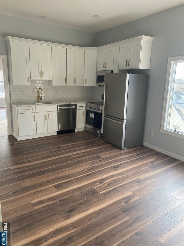 733 Anderson - Photo 4