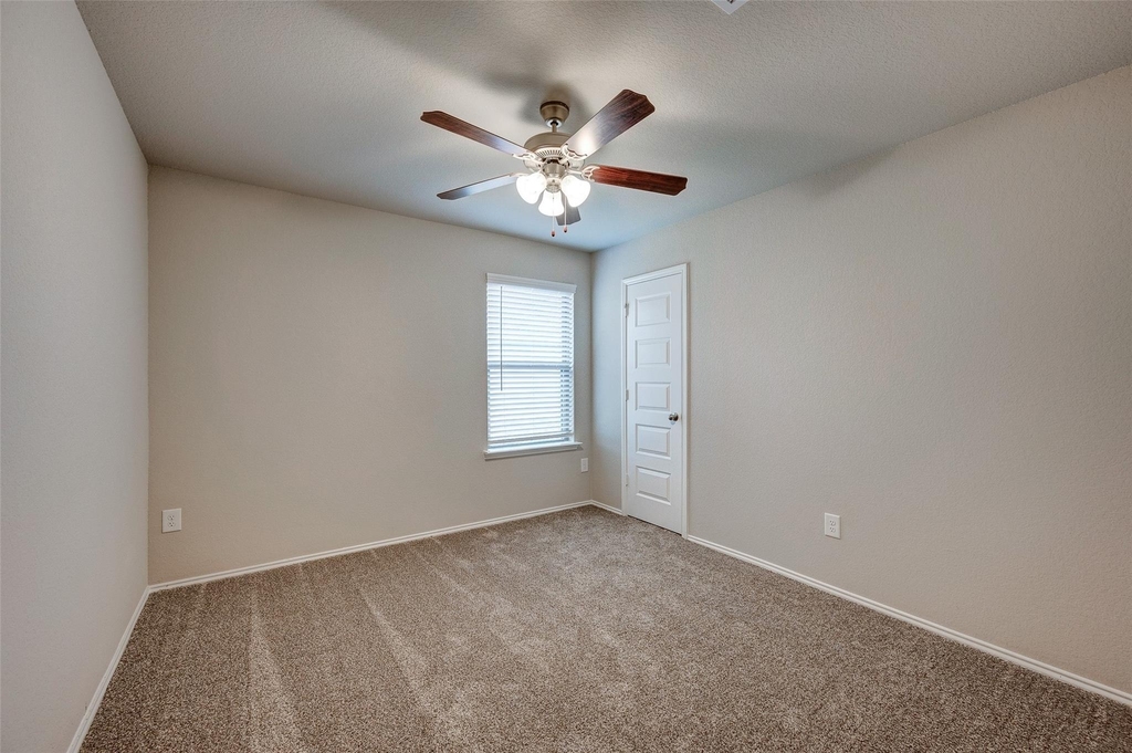 1710 Goose Island Lane - Photo 16