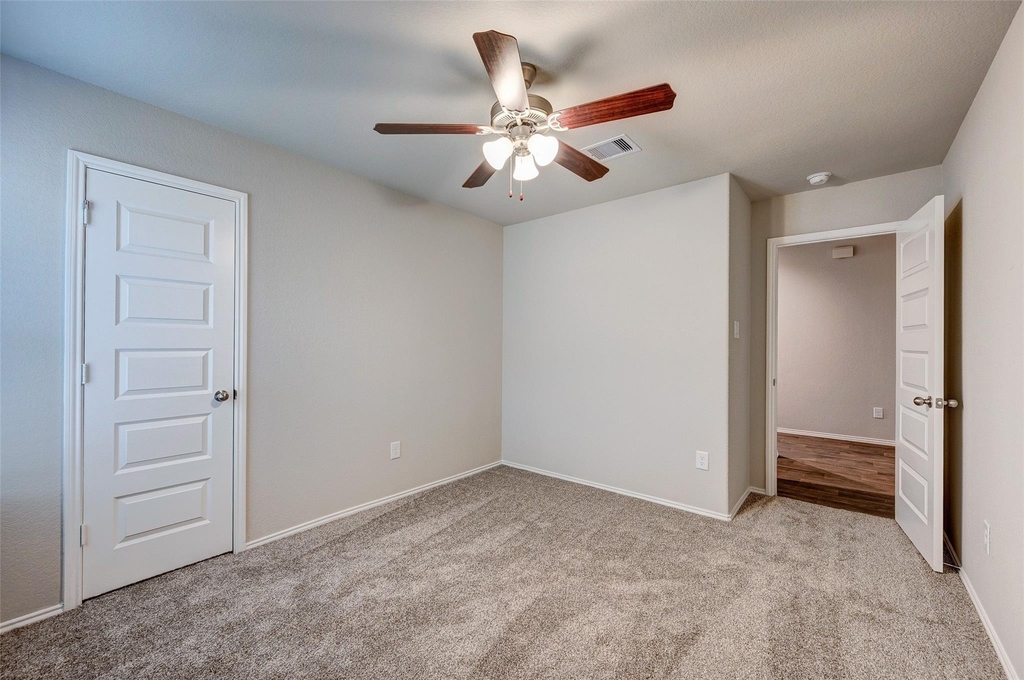 1710 Goose Island Lane - Photo 17