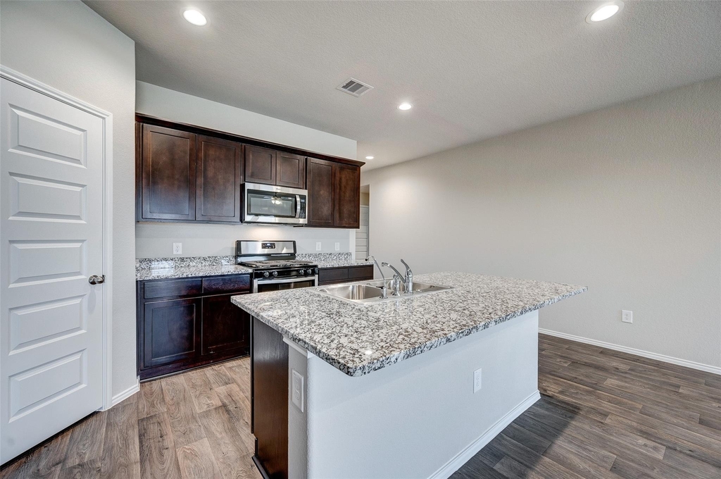 1710 Goose Island Lane - Photo 24